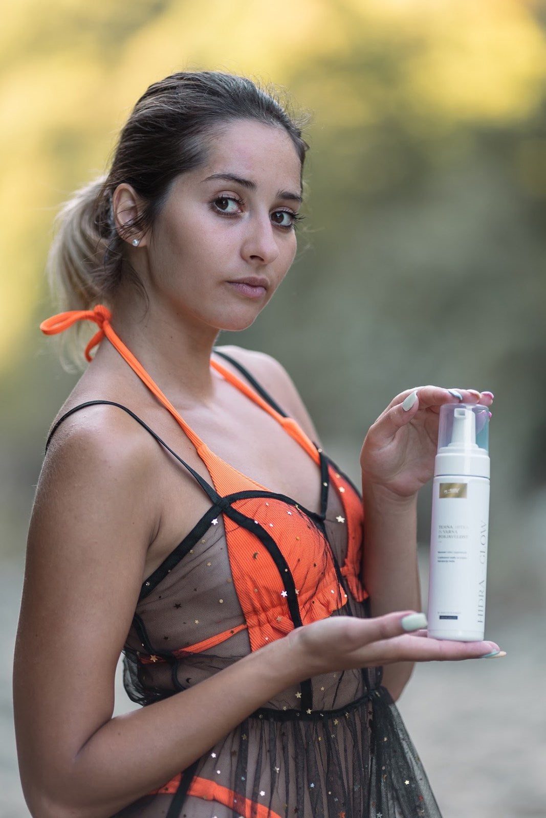 Hydra Glow pena v domači samoporjavitveni rutini
